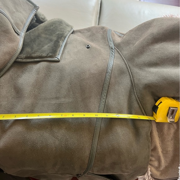 Mac Douglas Shearling Fur and Suede Coat - Picture 11 of 11